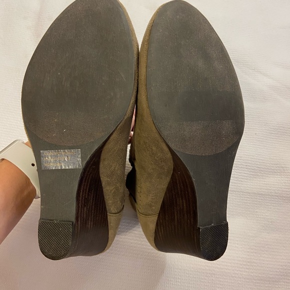 Report Guire Faux Suede Wedge Bootie wms size 8 - Picture 7 of 7